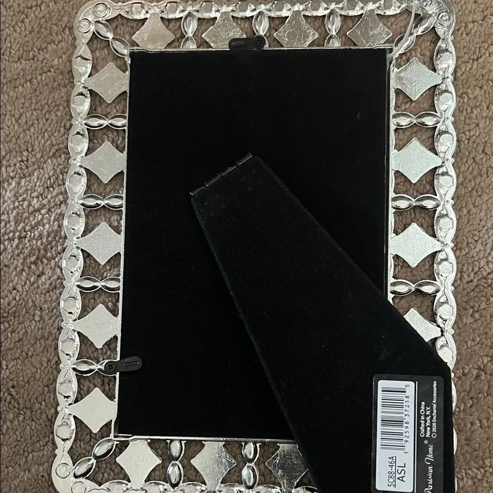 Parisian Works Elegant Silver Photo Frame